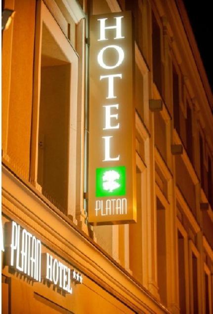 Hotel-Restauracja Platan Chrzanów Exteriör bild