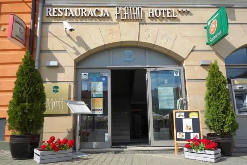 Hotel-Restauracja Platan Chrzanów Exteriör bild